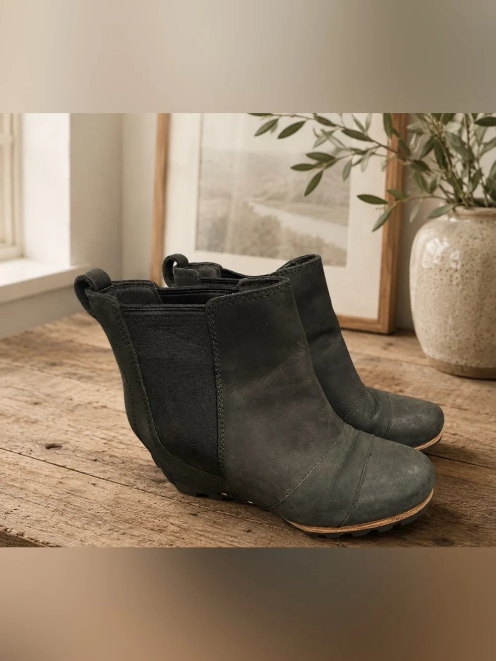 Sorel Black Joan of arctic Chelsea Ankle Booties size 6
